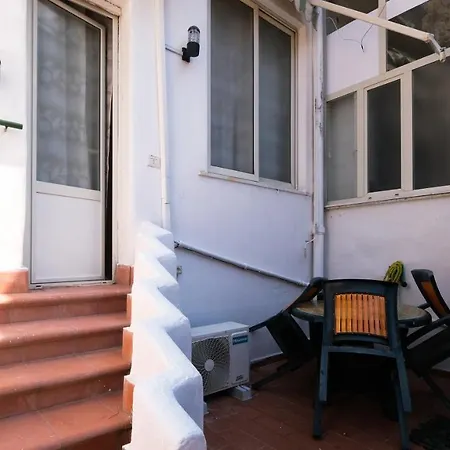 Royal Dante Frühstückspension 3*